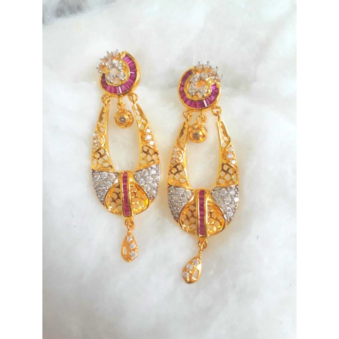 18KT Ladies Indian Yellow Gold Stylish Earrings