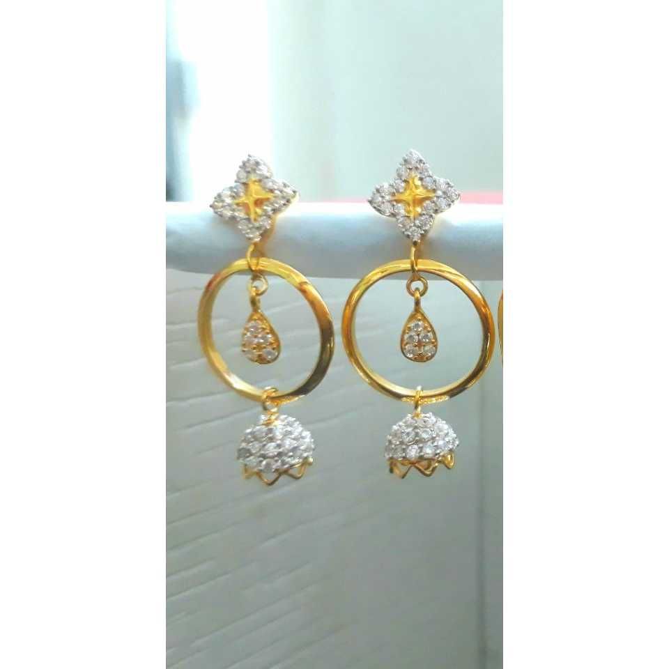 Fancy 750 Gold Ladies Indian Studded Earrings