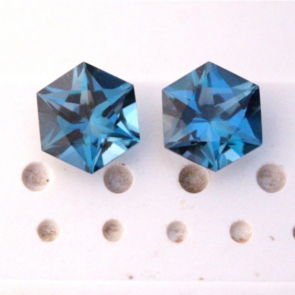 16.80ct hexagonal blue topaz