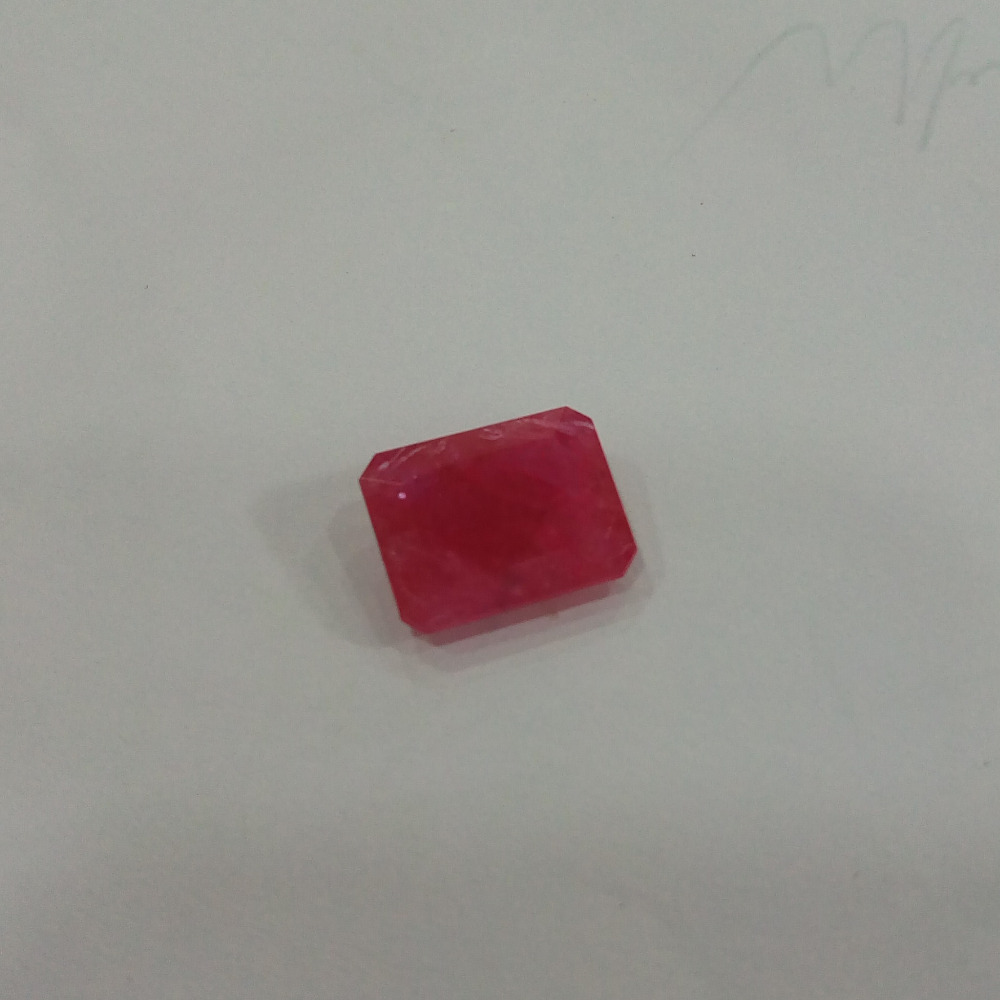 3.35ct emerald-cut red ruby-manek