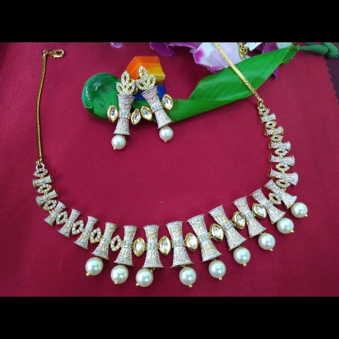 Baby pink necklace with earrings 1819