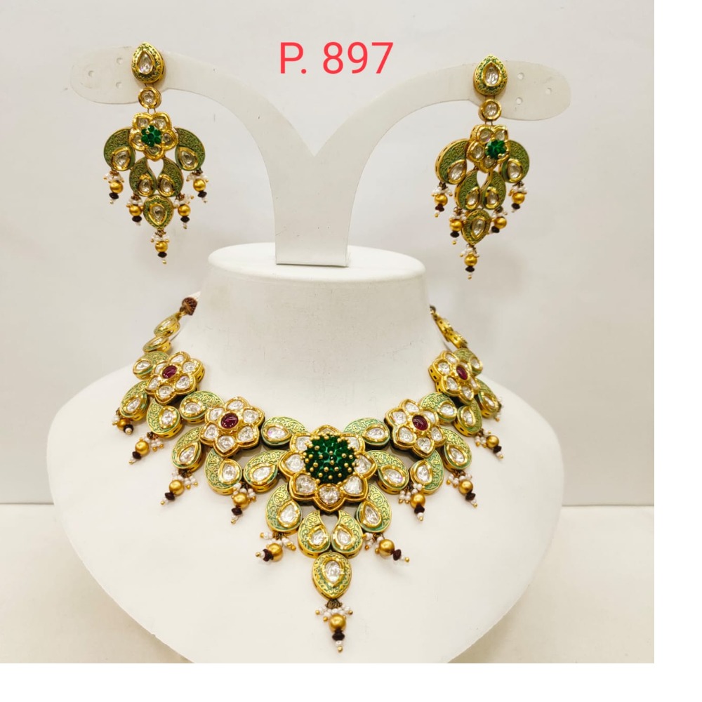 Antique design with kundan and choker emerald flower design necklace set 1472 - Image 3