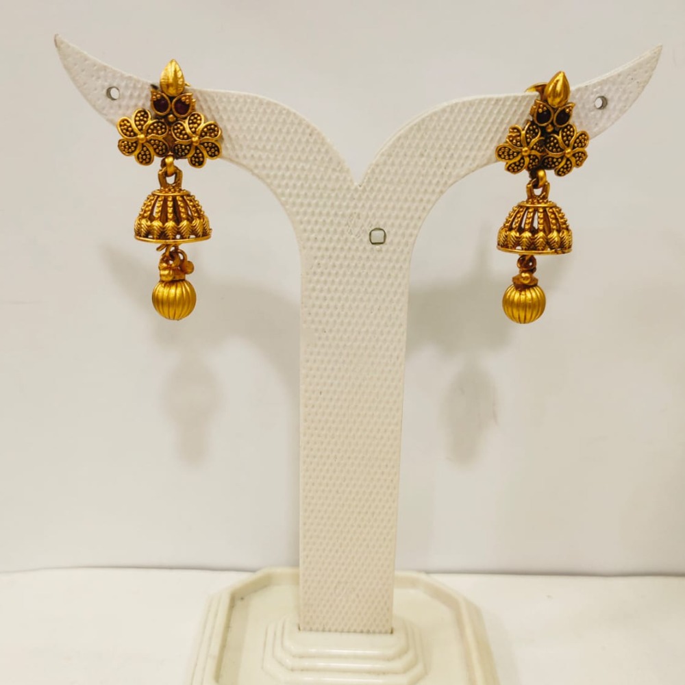 Antique desing with Choker with gold plated emerald and ruby stone with haning moti set 1385 - Image 2