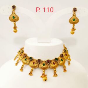 Antique design with choker and emerald and ruby stone 1382