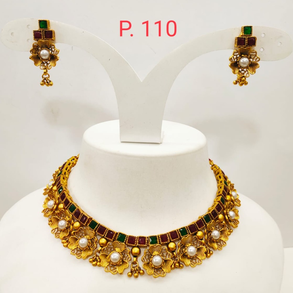 Square shape traditional gold plated choker style necklace set with flower design 1347