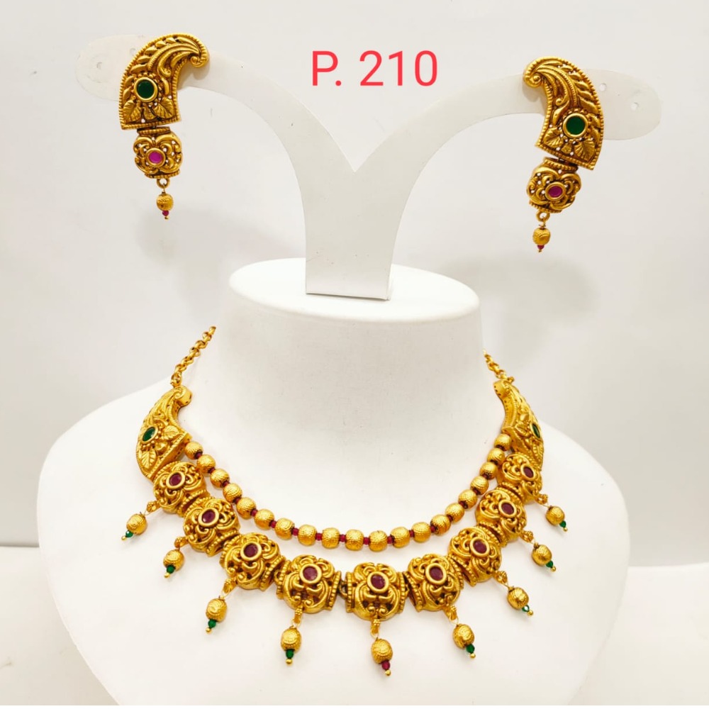 Gold plated Beads & Kuiri shape choker Necklace set with Hanging Bead 1329
