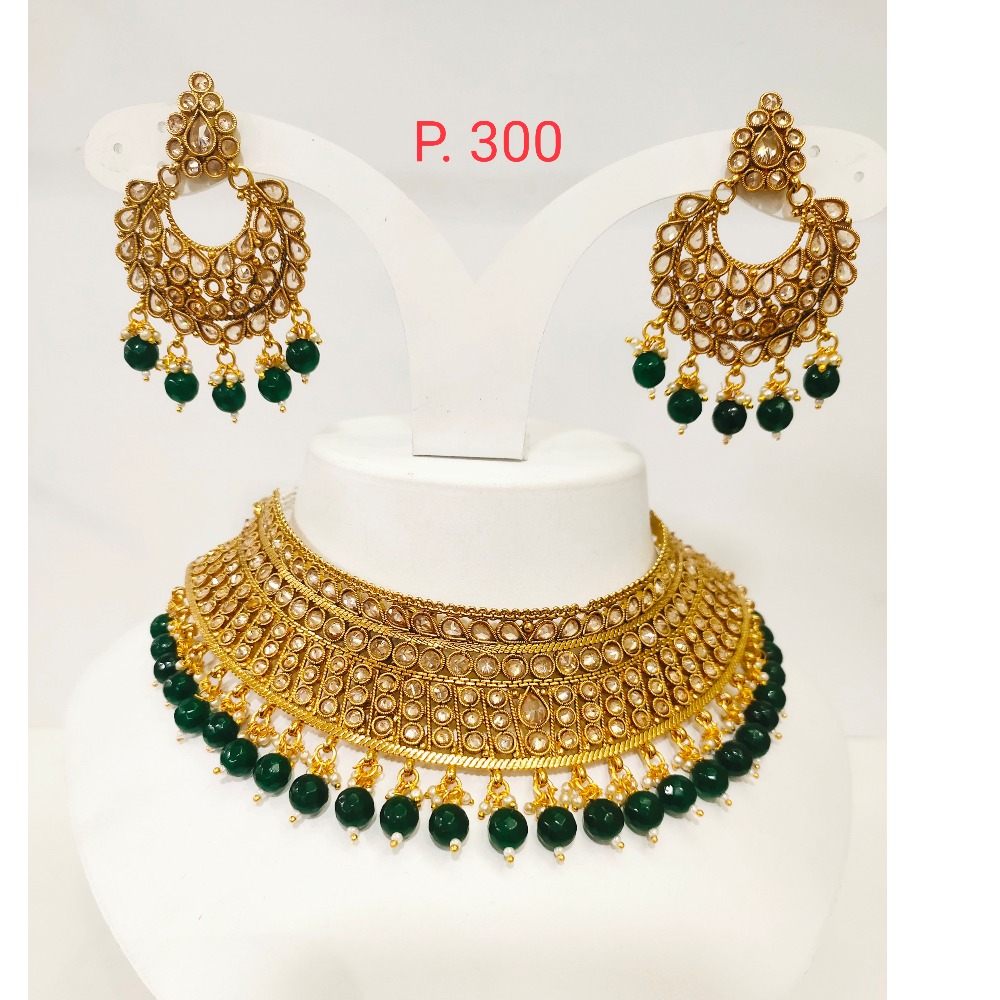 Gold polish polki choker  set with green (emerald) bead 1272