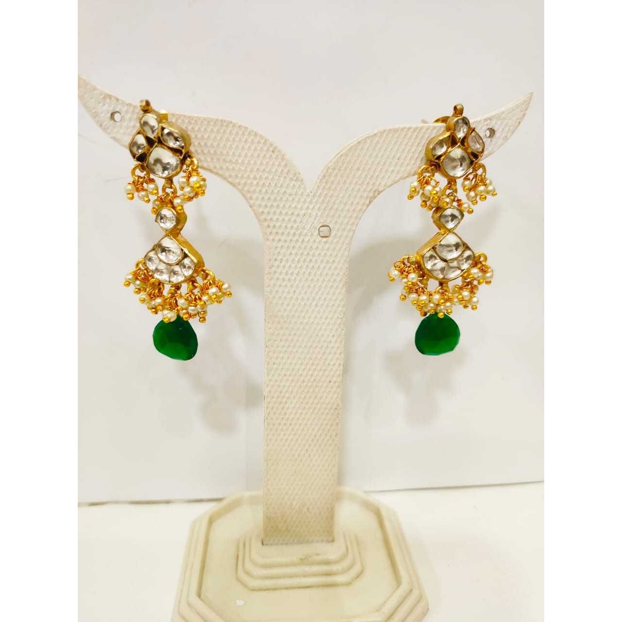 kundan mini choker necklace with emerald beads 1140