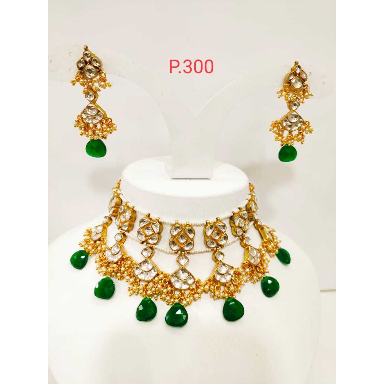 kundan mini choker necklace with emerald beads 1140