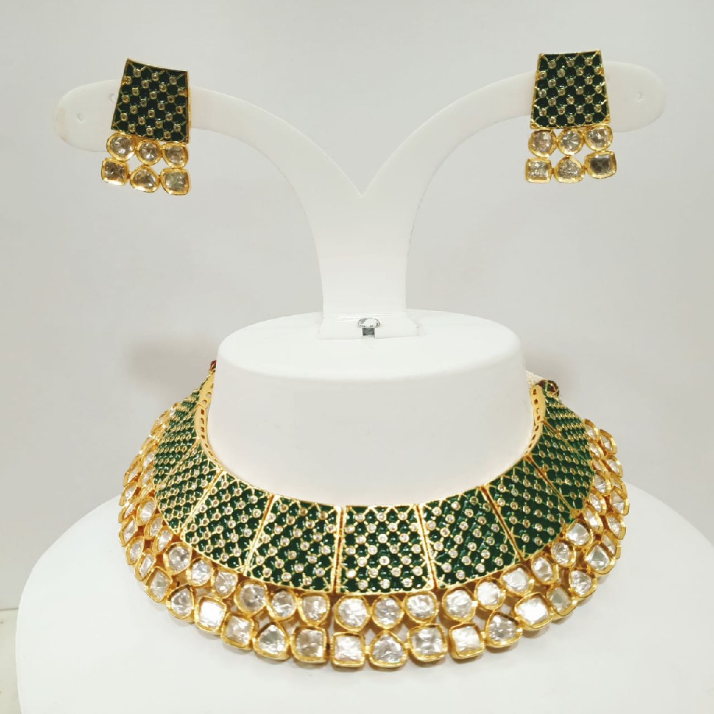 Green enamel (mina) work vilandi set design number 1122 p.471