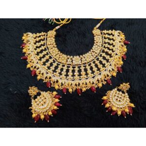Beautiful white kundan and maroon and golden 1103