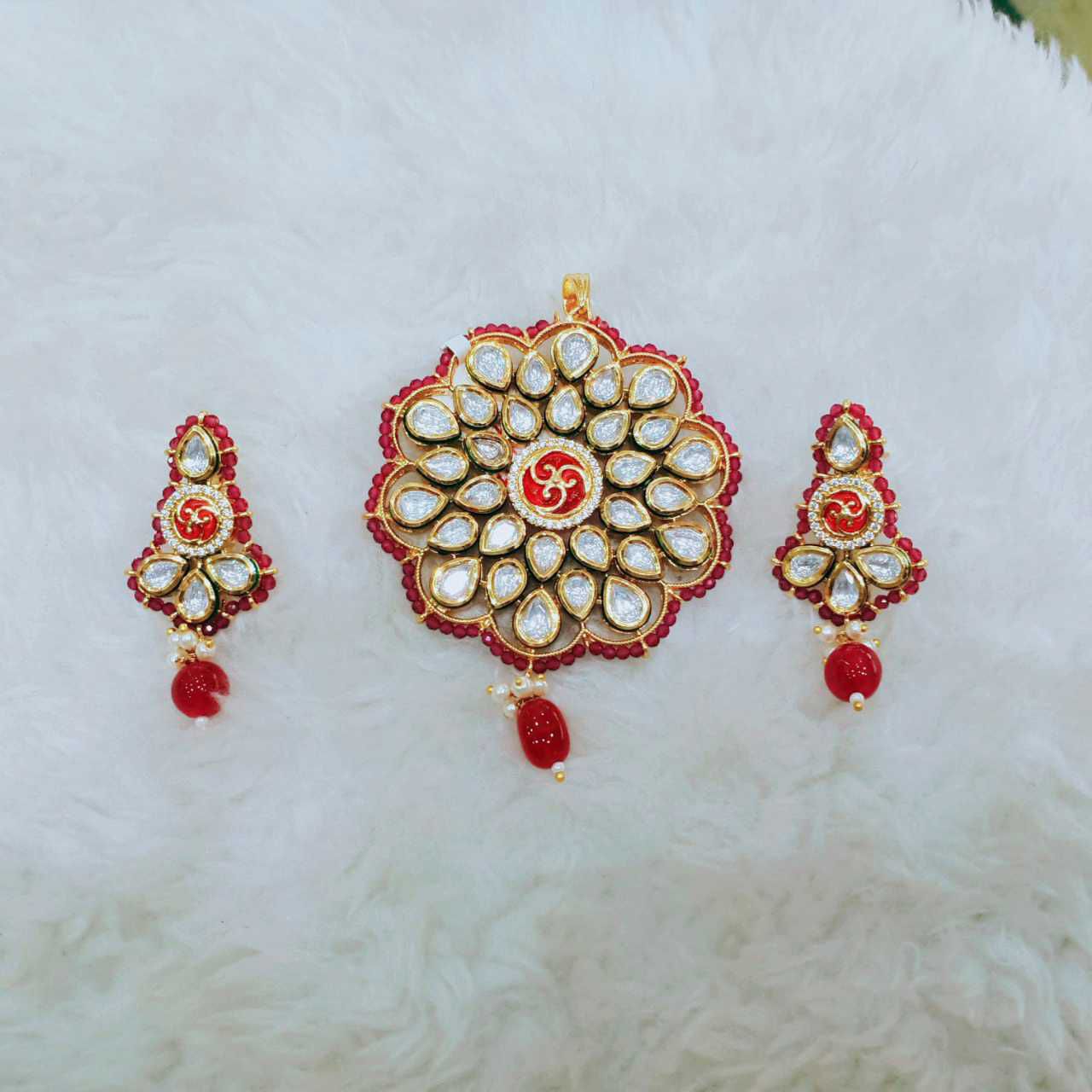 Beautiful red and white bikaneri kundan pendant and earring set1068