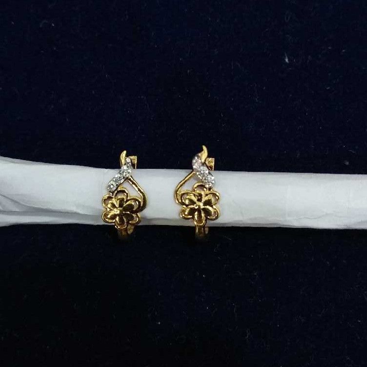 18KT Yellow Gold Indian Ladies Flower Shaped Earrings