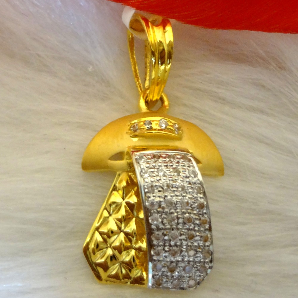 916 GOLD CZ DIAMOND ADORABLE GENTS PENDANT