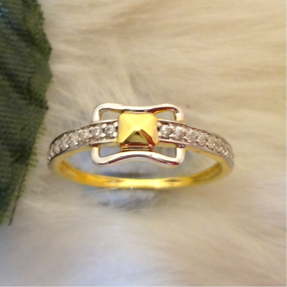 916 gold cz daimond  ladies ring