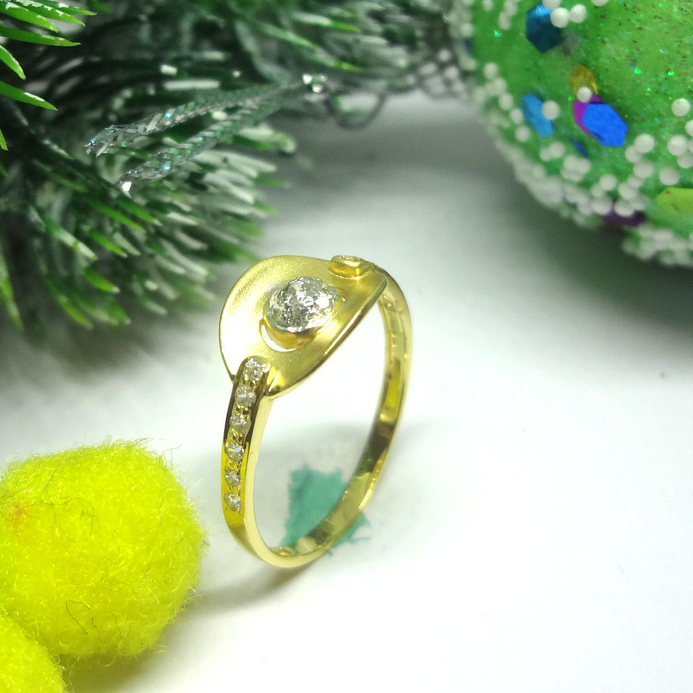 916 gold cz diamond solitaire ladies ring