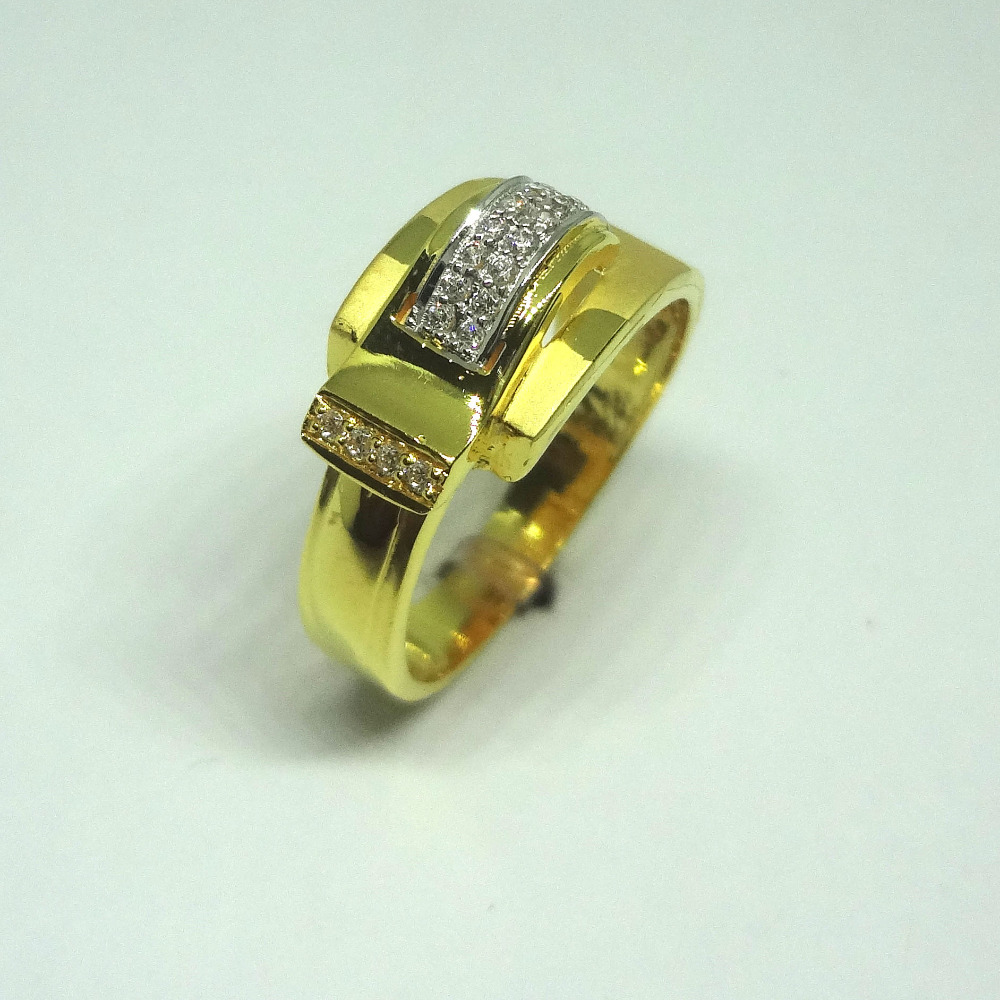 916 GOLD CZ DIAMOND MODERN GENTS RING
