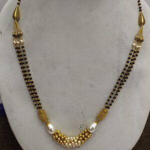 916 Gold And White Pearl Mangalsutra