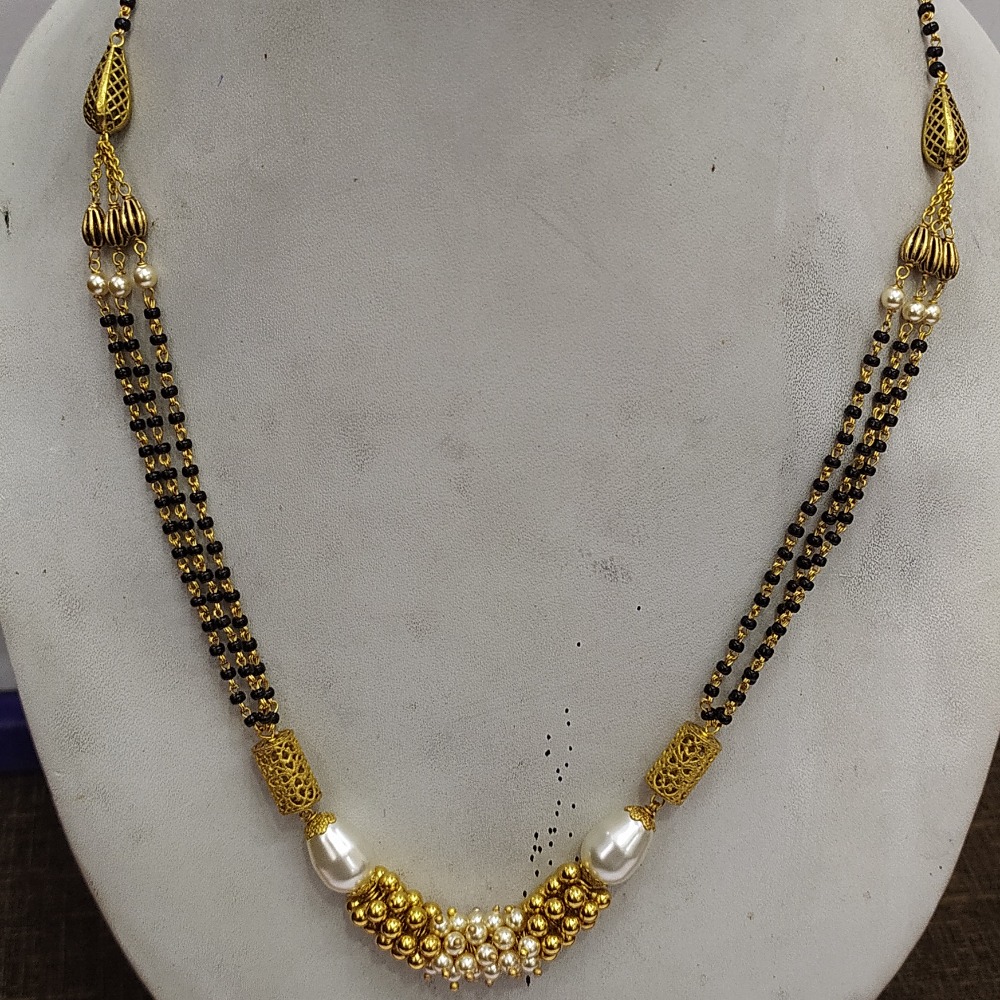 916 Gold And White Pearl Mangalsutra