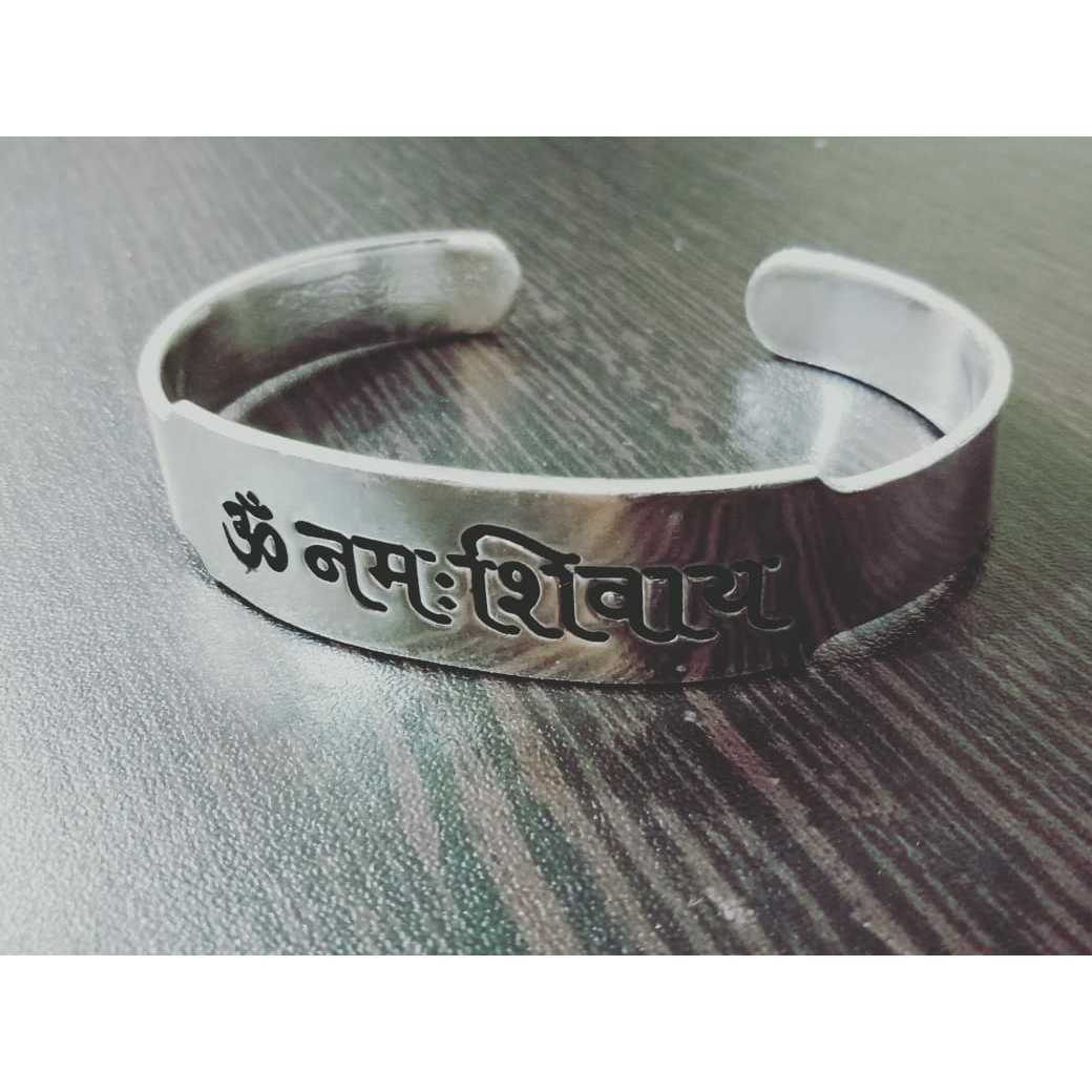 Namah Sivay Writting Jents Oxodize Rodiyam Half Round Kada Bracelet Ms-1444