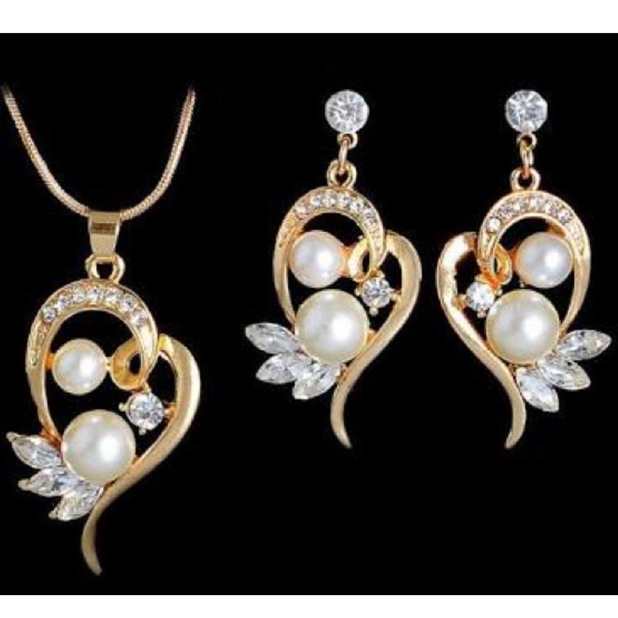22K / 916 Gold Stunning Moti Pendant Set