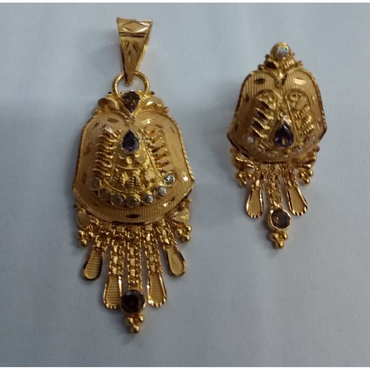 22K / 916 Gold Ladies Yellow Pendant Set