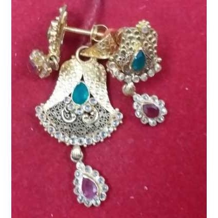 22K Gold Ladies Indian Fancy Pendant Set Yellow