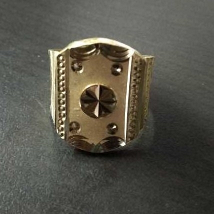 18K Gold ladies Indian Fancy Ring Yellow