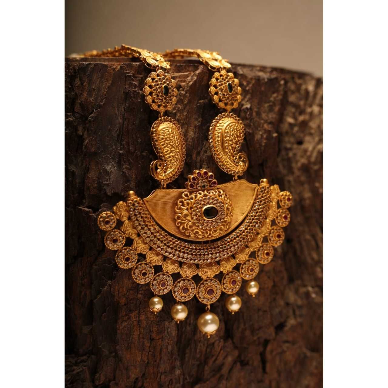 22KT Yellow Gold Ladies Polki Indian Antique Necklace
