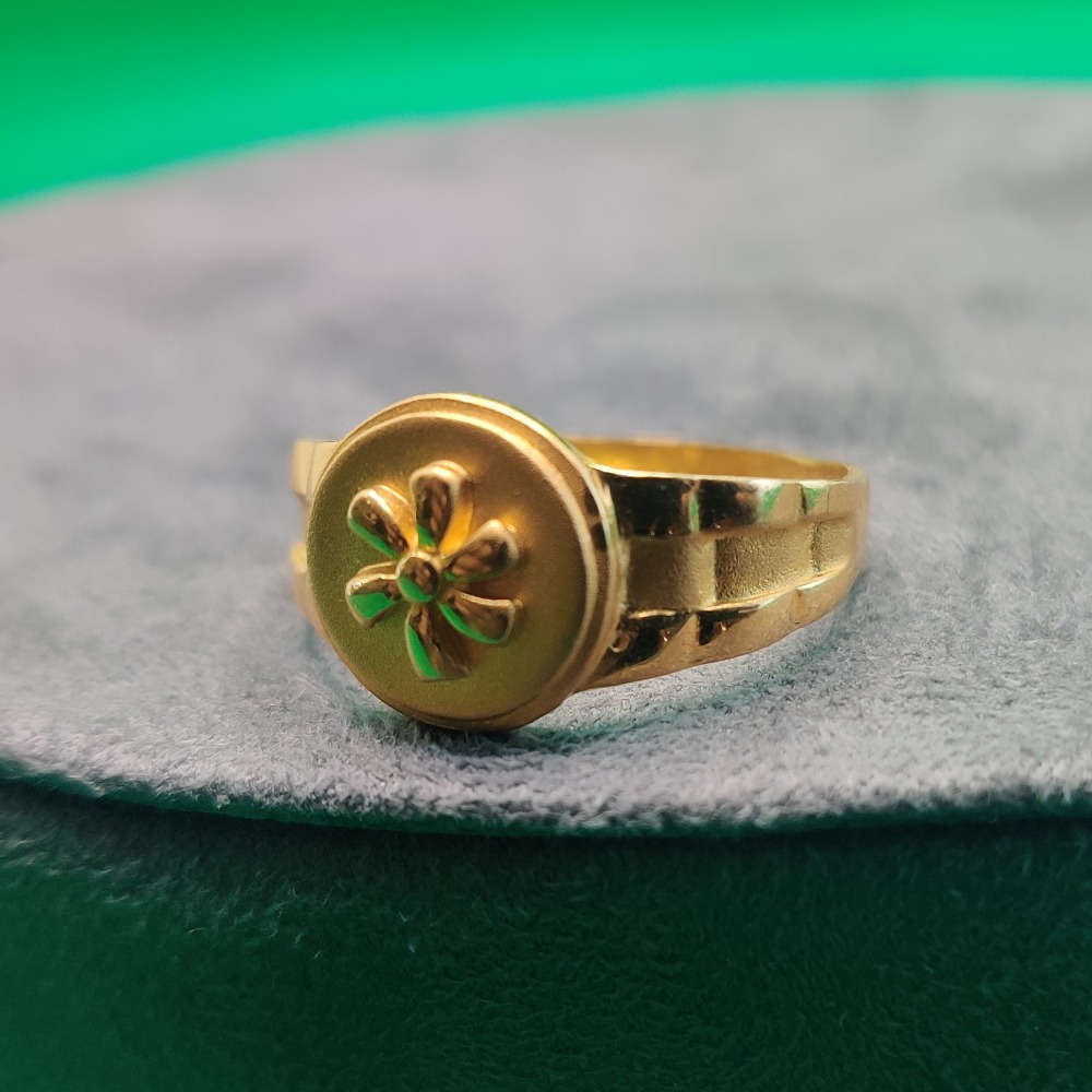 22K Plain Gold Flower Design Gents Ring