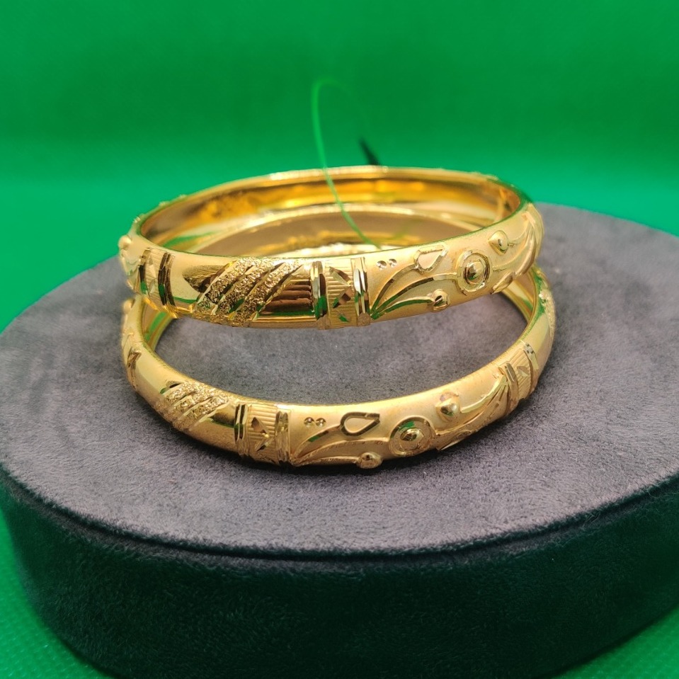 22k Plain Gold Design Bangle