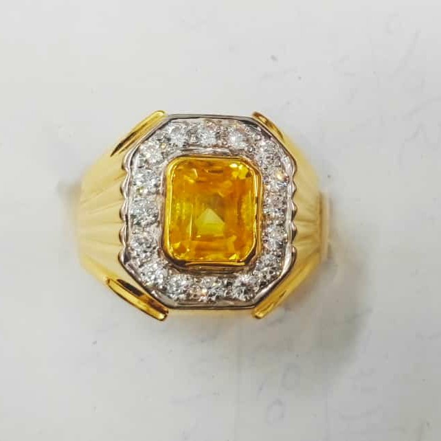 916 22 CARAT FANCY GOLD Ring