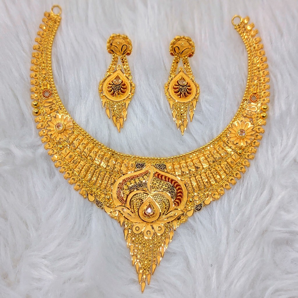 916 22 carat fancy antique set buti