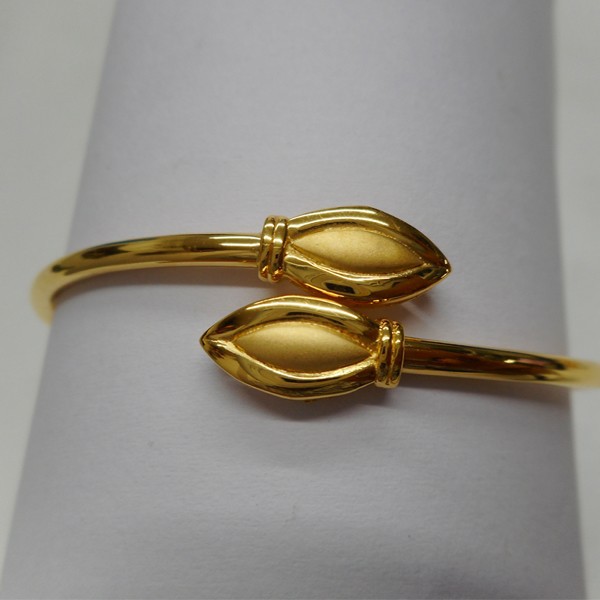 916 fancy ladies bracelet