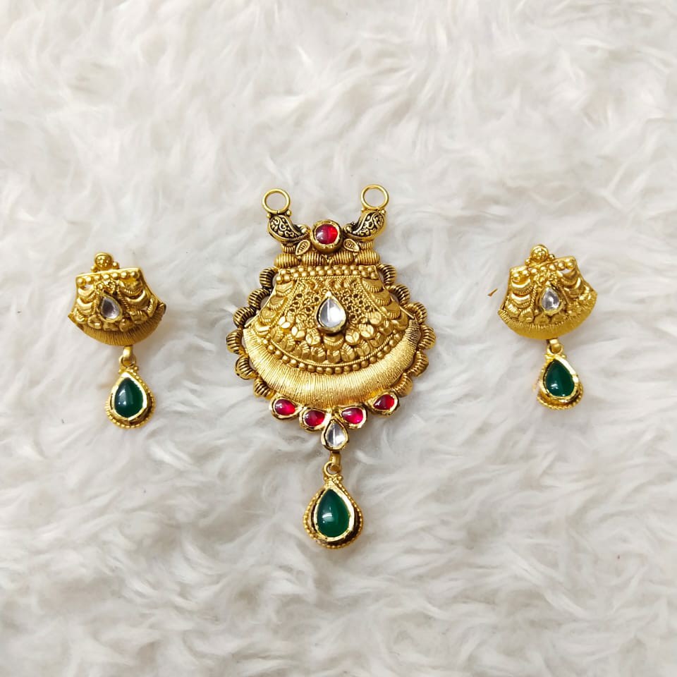 916 22 carat jordar antique mangalsutra pendle set