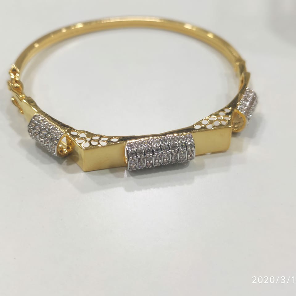 18 carat ladies bracelet