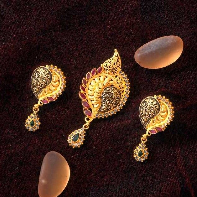 916 Gold Antique Pendant Set