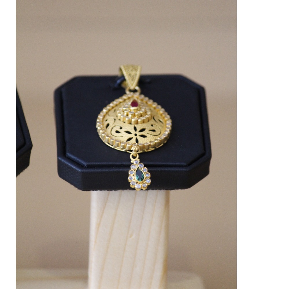 22KT Yellow Gold Polki Pendent Set