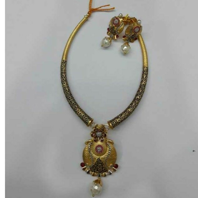 22KT Gold Ladies Handmade Fancy Necklace Set