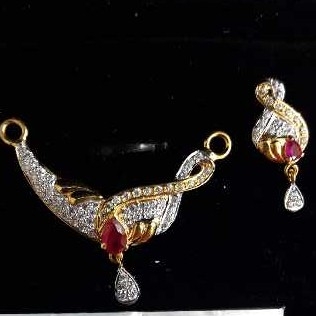 22KT Gold Ladies Indian Fancy Pendant Set