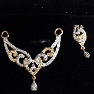 22KT Gold Ladies Fancy Pendant Set