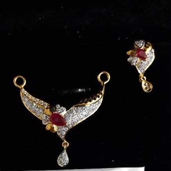 22KT Gold Ladies Fancy Pendant Set