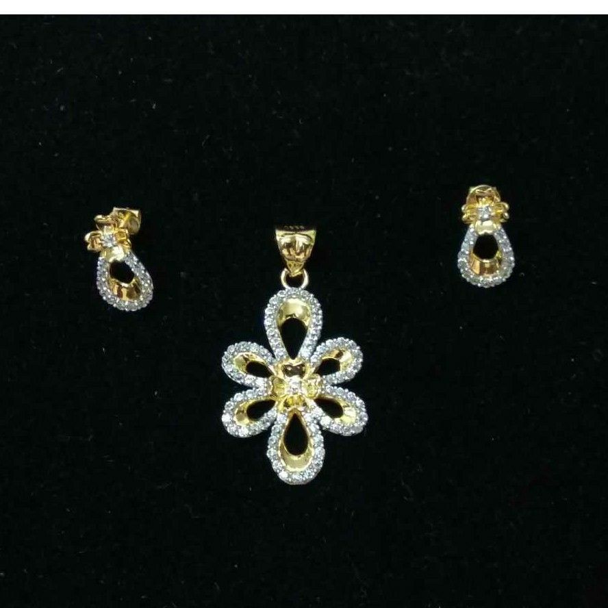 22K / 916 Gold Indian V-Prong Ladies Pendant Set
