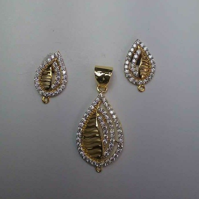 22KT Gold Ladies V-Prong Fancy Pendant set