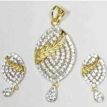 22K Gold Ladies Indian Fancy Pendant Set