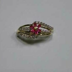 22K Gold Ladies Italian Fancy Ring