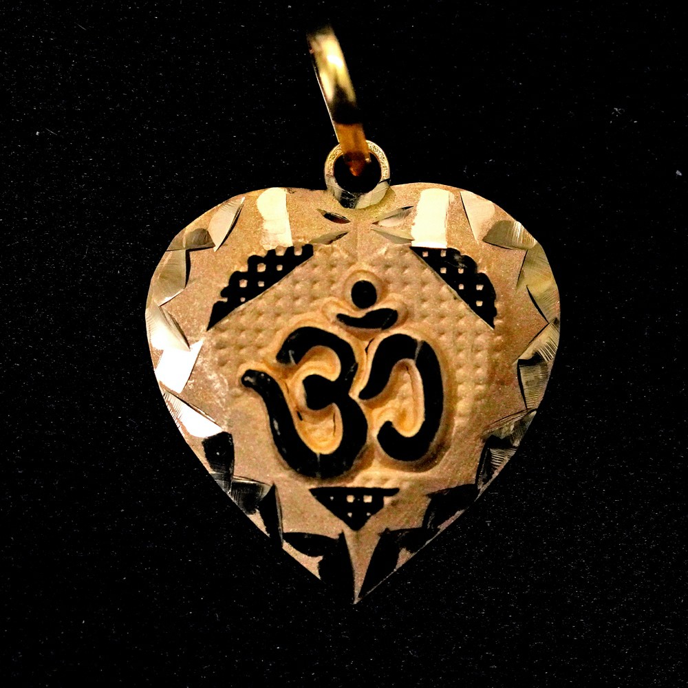 om pendant
