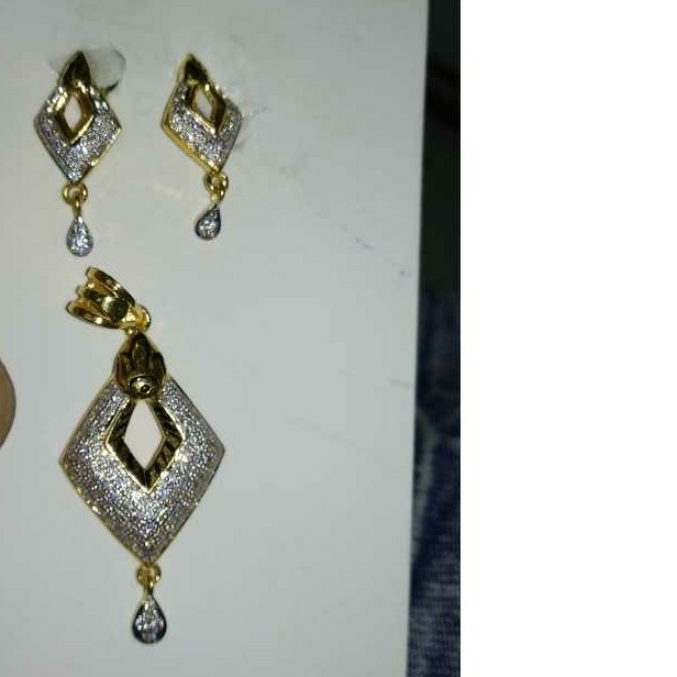 Gold Ladies Indian Fancy Pendant Set Yellow