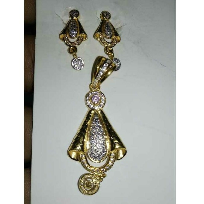 Gold Ladies Indian Fancy Pendant Set Yellow