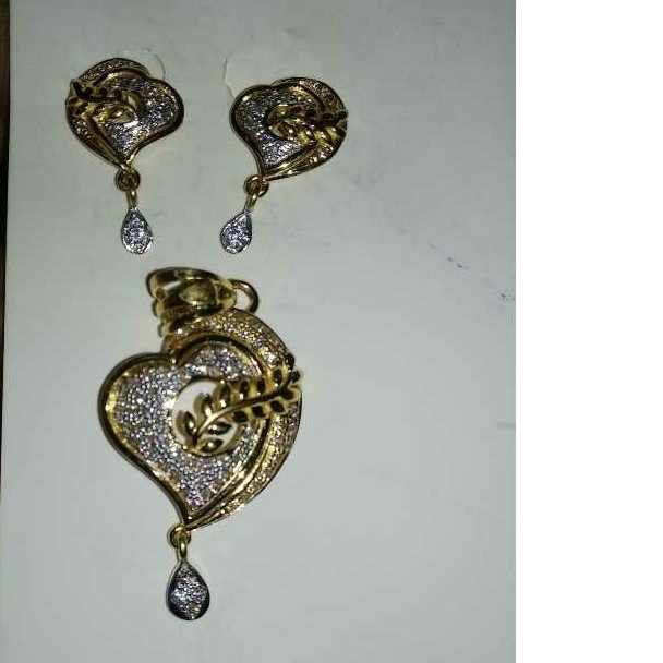 Gold Ladies Indian Fancy Pendant Set Yellow